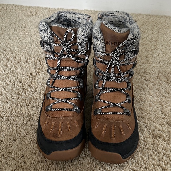 Merrell Shoes - Merrell Tan and Black Winter Boots